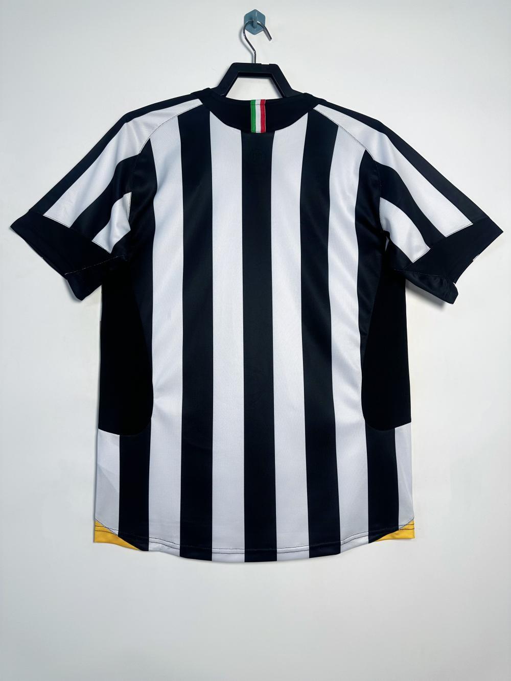Juventus 2005/2006 Home Jersey