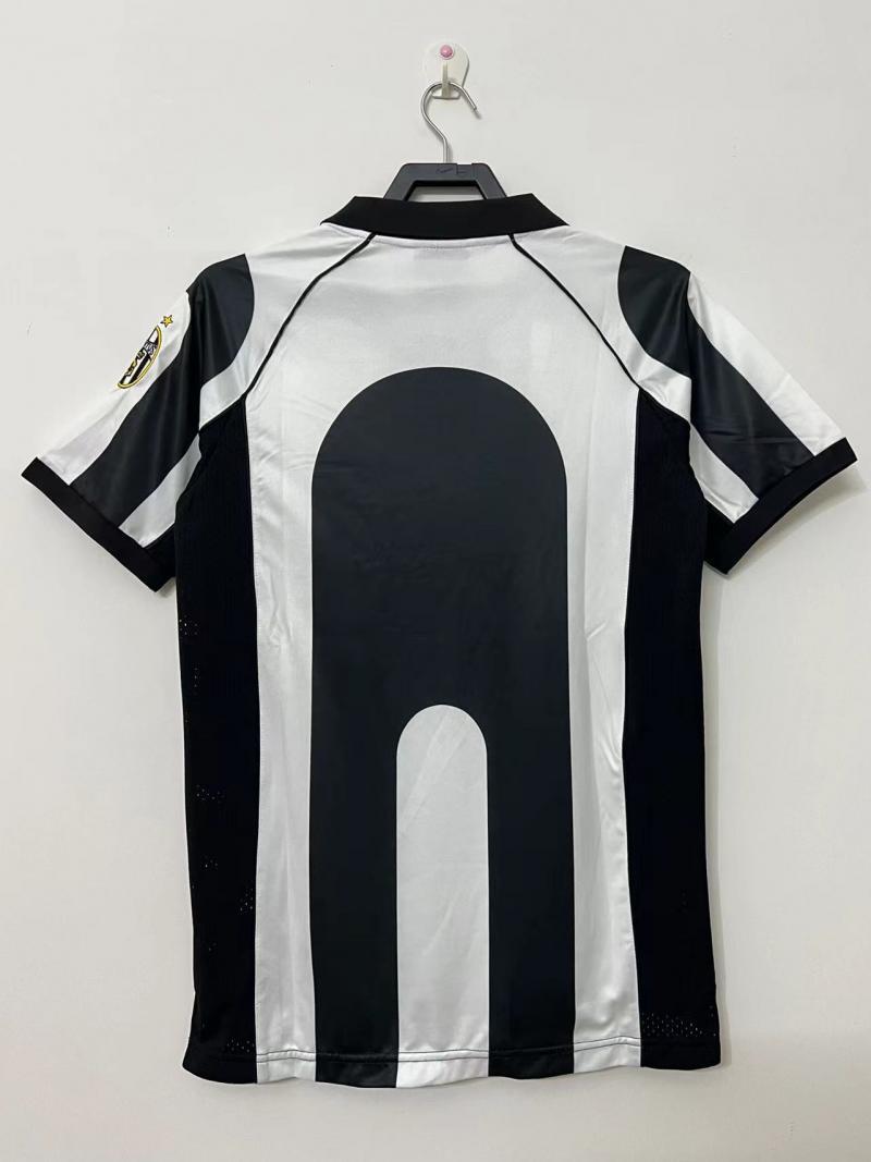 Juventus 1997/1998 Home Jersey