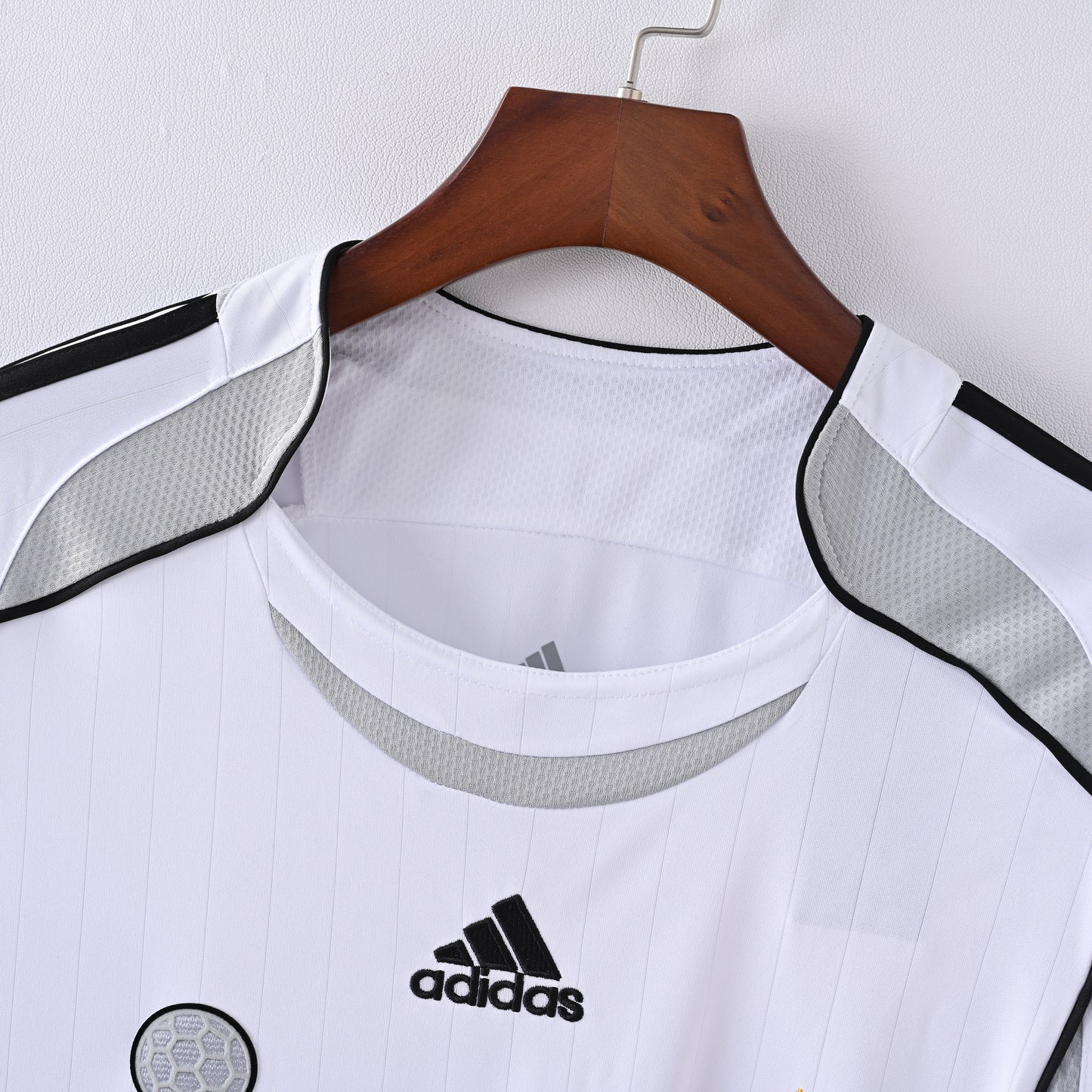 Real Madrid 2006/2007 Home Jersey
