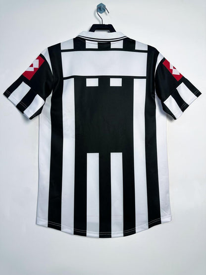 Juventus 2001/2002 Home Jersey