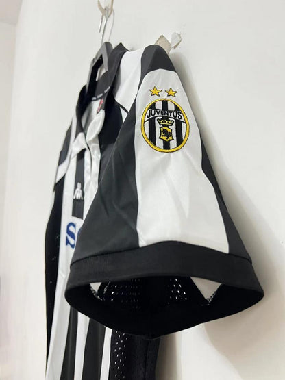 Juventus 1997/1998 Home Jersey