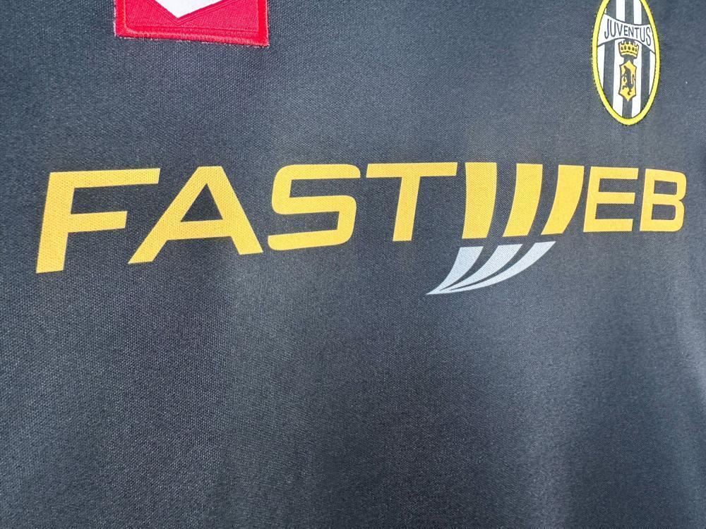 Juventus 2001/2002 Away Jersey