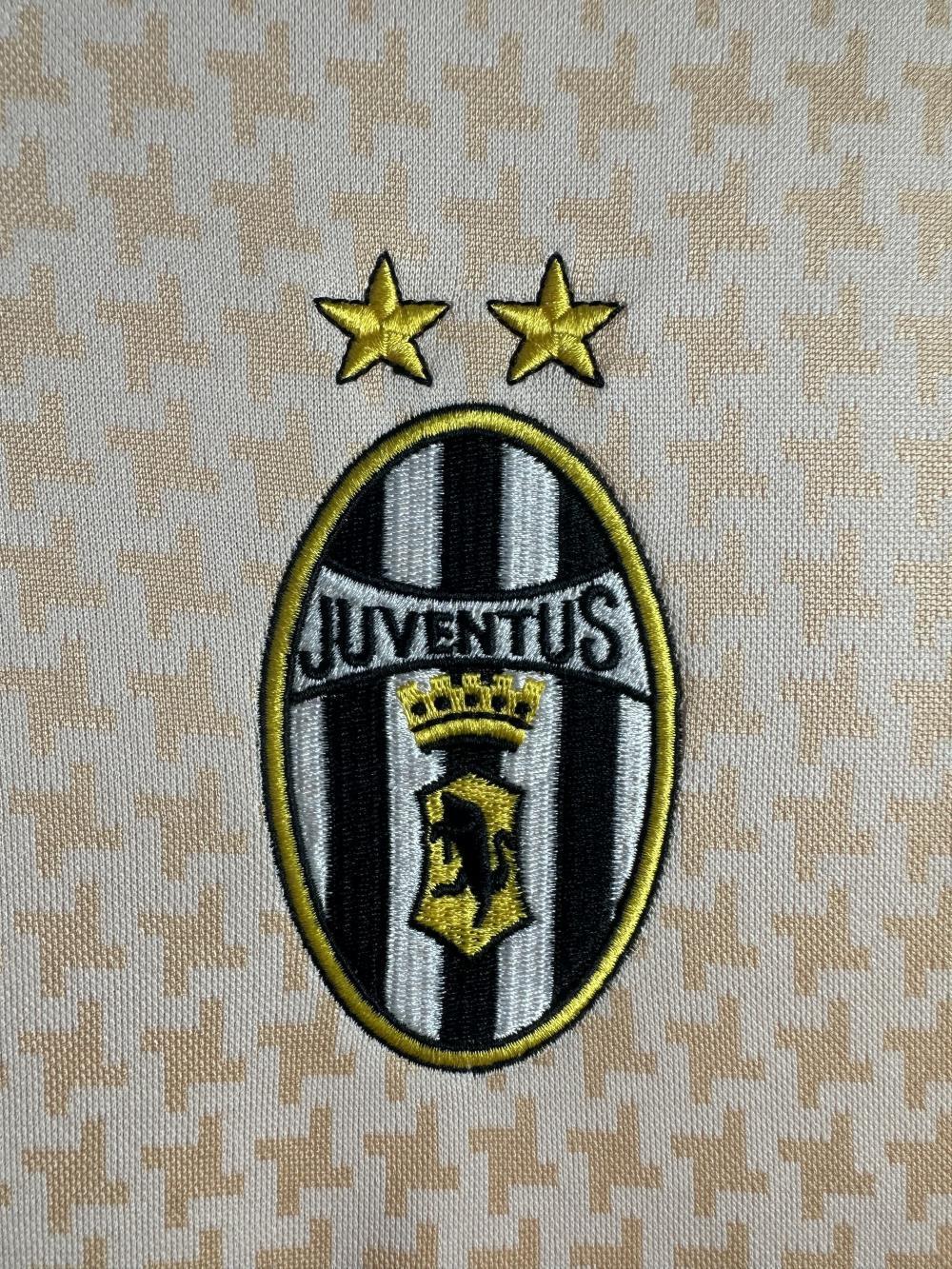Juventus 2003/2004 Away Jersey