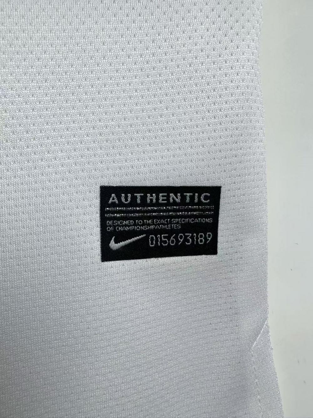 Juventus 2010/2011 Away Jersey