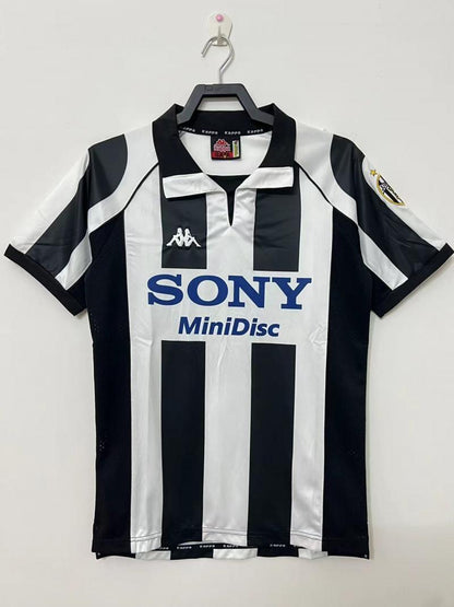 Juventus 1997/1998 Home Jersey