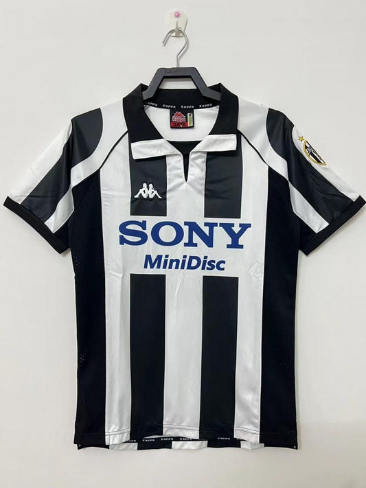 Juventus 1997/1998 Home Jersey