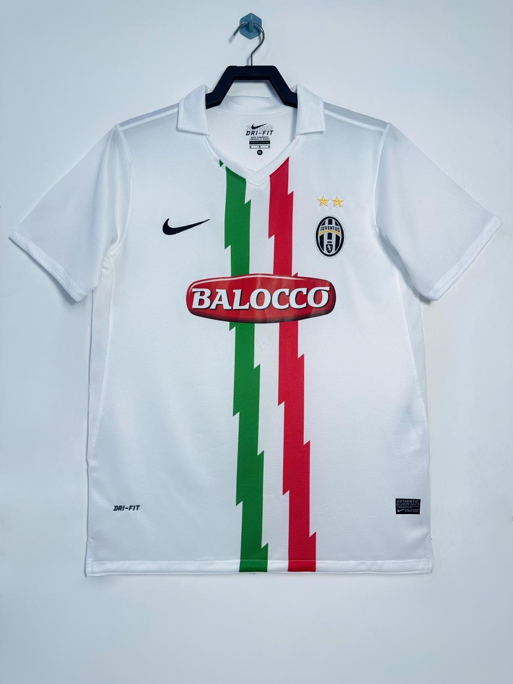 Juventus 2010/2011 Away Jersey