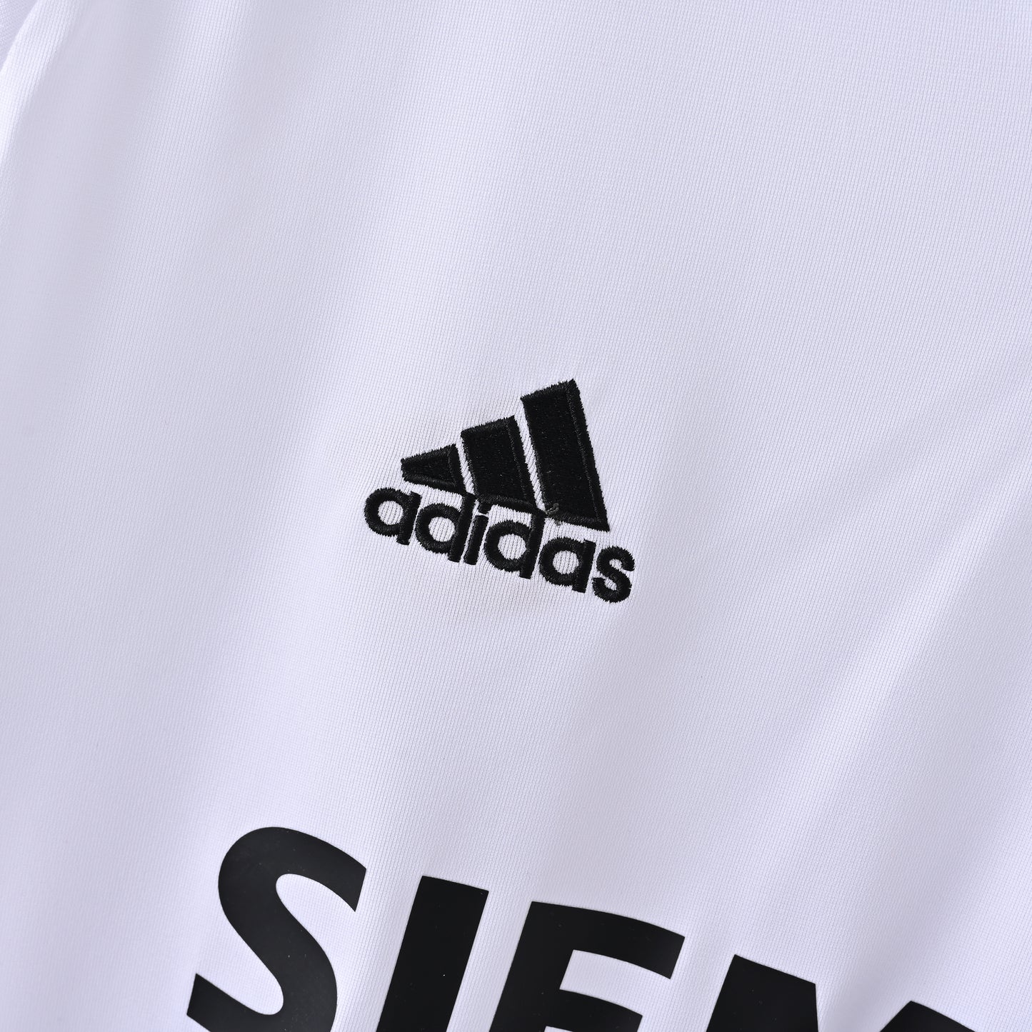 Real Madrid 2005/2006 Home Jersey