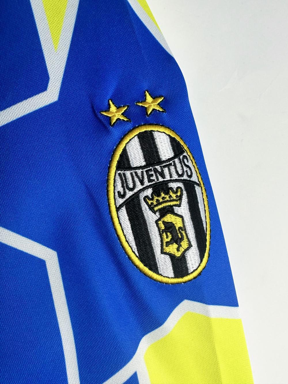 Juventus 1997/1998 Away Jersey