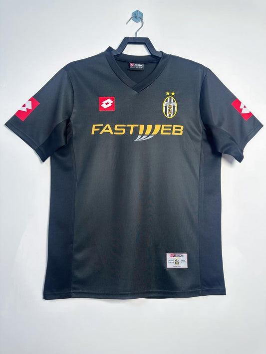 Juventus 2001/2002 Away Jersey