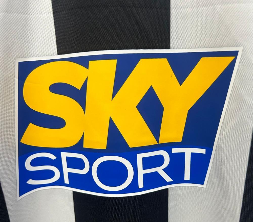 Juventus 2004/2005 Home Jersey