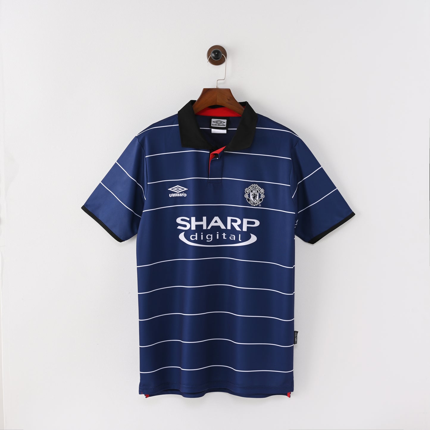 Manchester United 1999/2000 Away Jersey