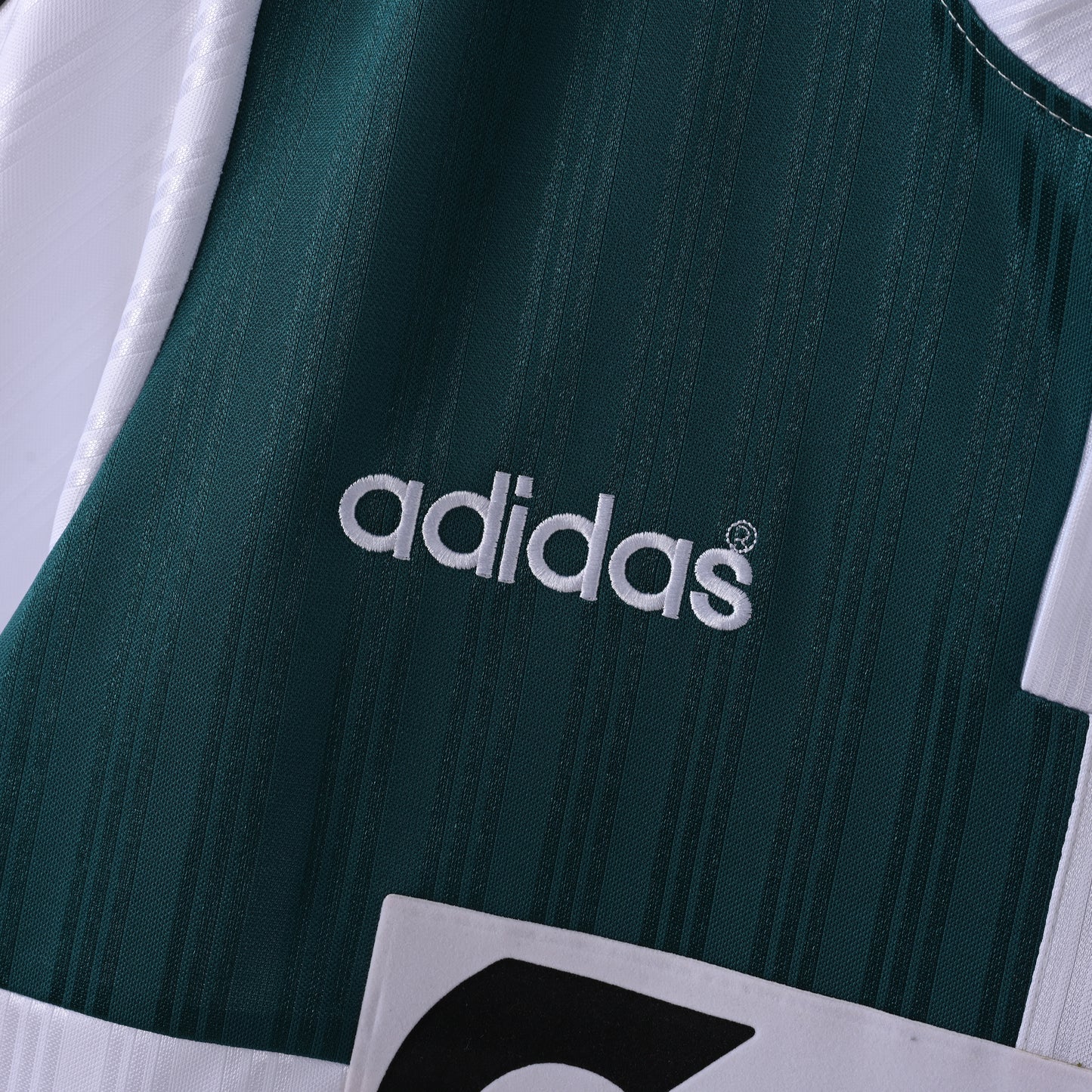 Liverpool 1995/1996 Away Jersey